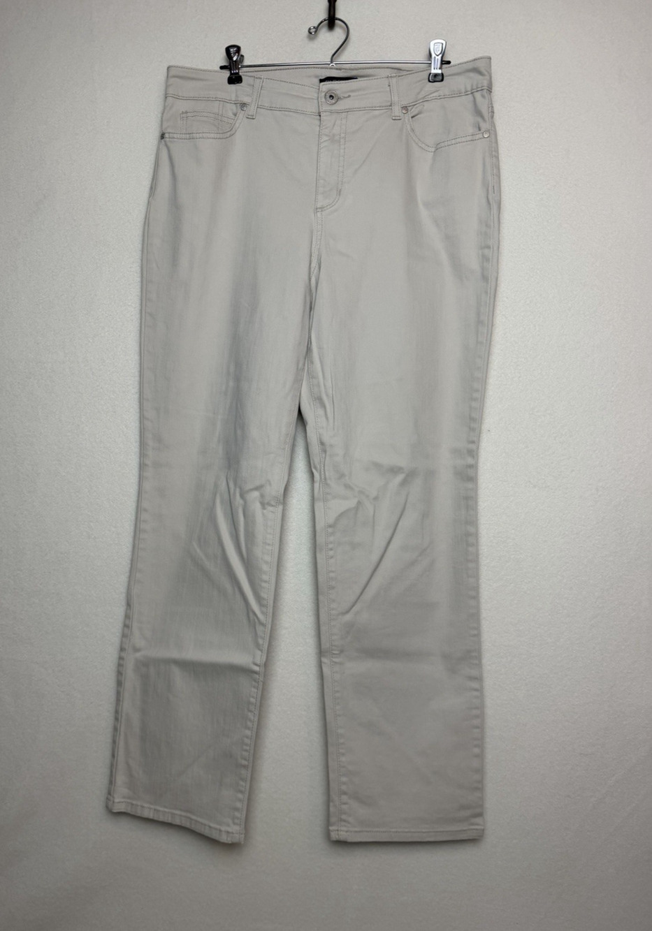 Bandolino Women's Straight Leg Beige Mandie Jeans Size 14 Pants